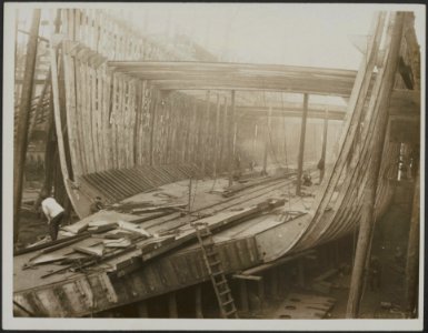 Shell of a standard ship under construction, Bestanddeelnr 158-2666