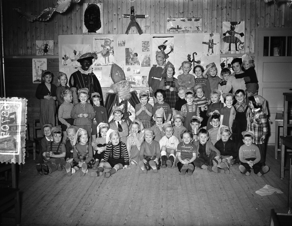 Sint Nicolaasfeest school Uiterwaardenstraat Amsterdam, Bestanddeelnr 906-8705