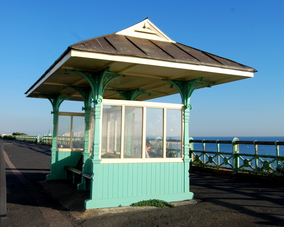 Shelter opposite Eaton Place, Marine Parade, Brighton (NHLE Code 1381758) (September 2018)
