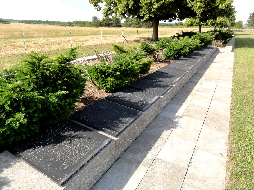 Sissonne (Aisne) Cimetière militaire allemand (08)