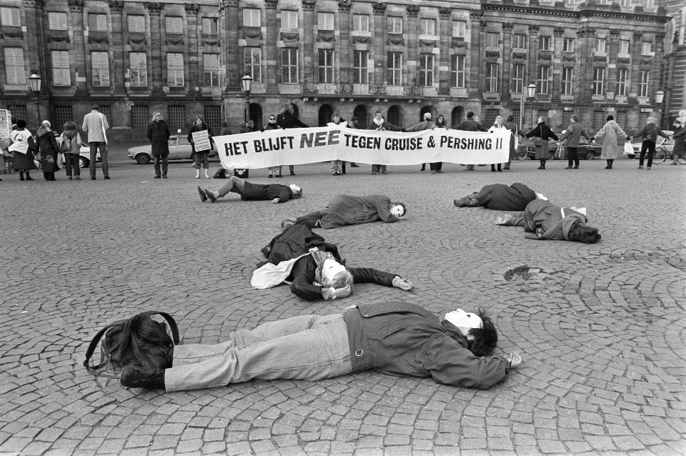 Sirene-actie op de Dam, Bestanddeelnr 933-2259