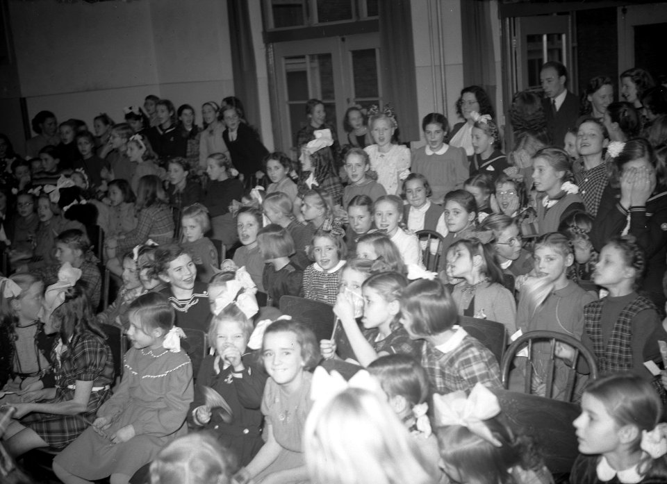 Sint Nicolaas op Prinsenschool, Prinsengracht 781, Bestanddeelnr 903-1259