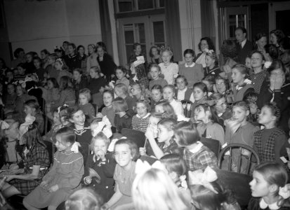 Sint Nicolaas op Prinsenschool, Prinsengracht 781, Bestanddeelnr 903-1259