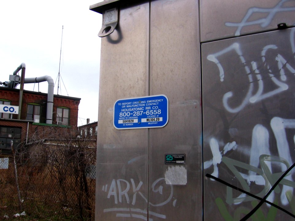 Shelton Canal Street crossing 083