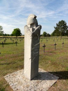 Sissonne (Aisne) Cimetière militaire allemand (04)