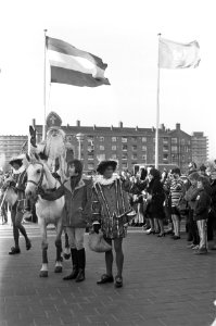 Sint Nicolaas opent International School of Amsterdam, Bestanddeelnr 926-0775