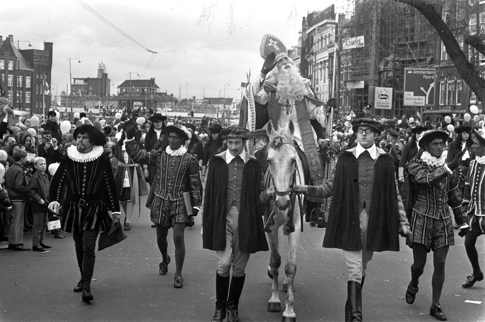 Sint Nicolaas optocht Amsterdam. Burgemeester Samkalden en Sint, Bestanddeelnr 922-9753