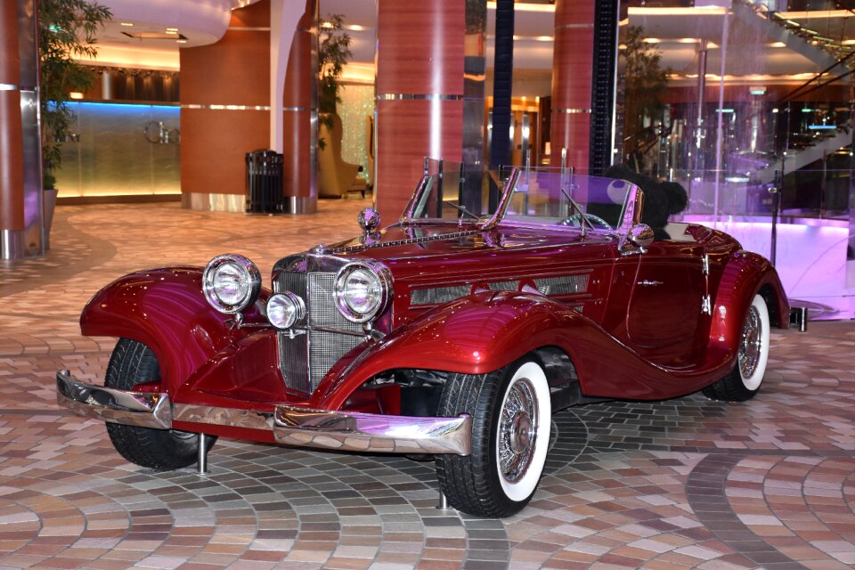 Vehicle machine red