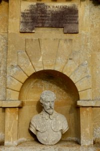 Sir Walter Raleigh - Temple of British Worthies, Stowe - Buckinghamshire, England - DSC08478
