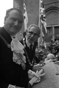 Sir James Miller (waarnemend burgemeester Londen) en burgemeester Troostwijk van, Bestanddeelnr 924-8404