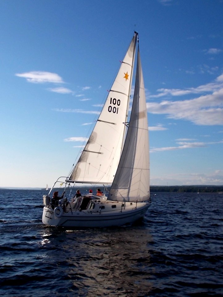 Sirius 28 sailboat Risky Business 2609