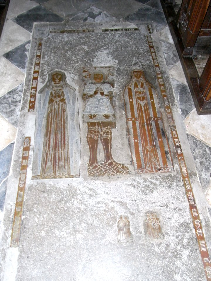 SirEdmundTameIFloorBrassFairford