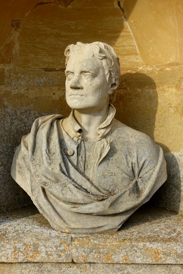 Sir Isaac Newton - Temple of British Worthies, Stowe - Buckinghamshire, England - DSC08494