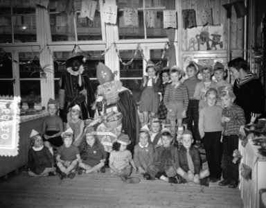 Sint Nicolaasfeest school Uiterwaardenstraat Amsterdam glasnegatie, Bestanddeelnr 906-8710
