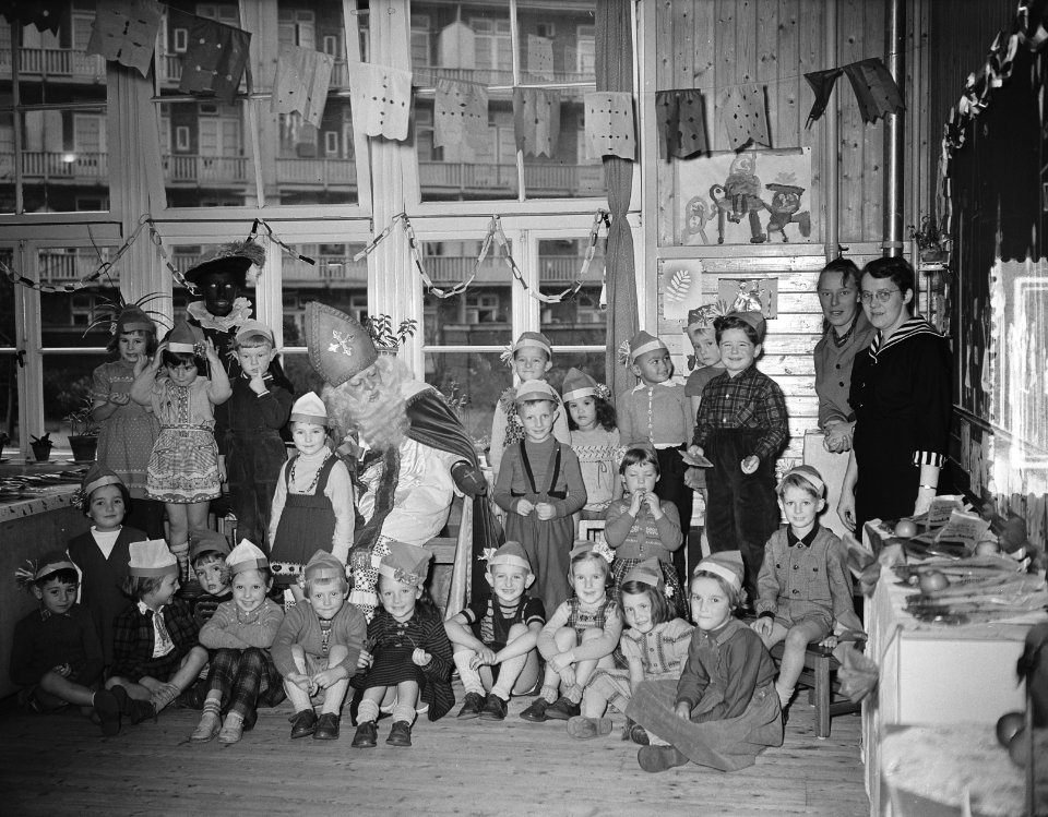 Sint Nicolaasfeest school Uiterwaardenstraat Amsterdam, Bestanddeelnr 906-8703