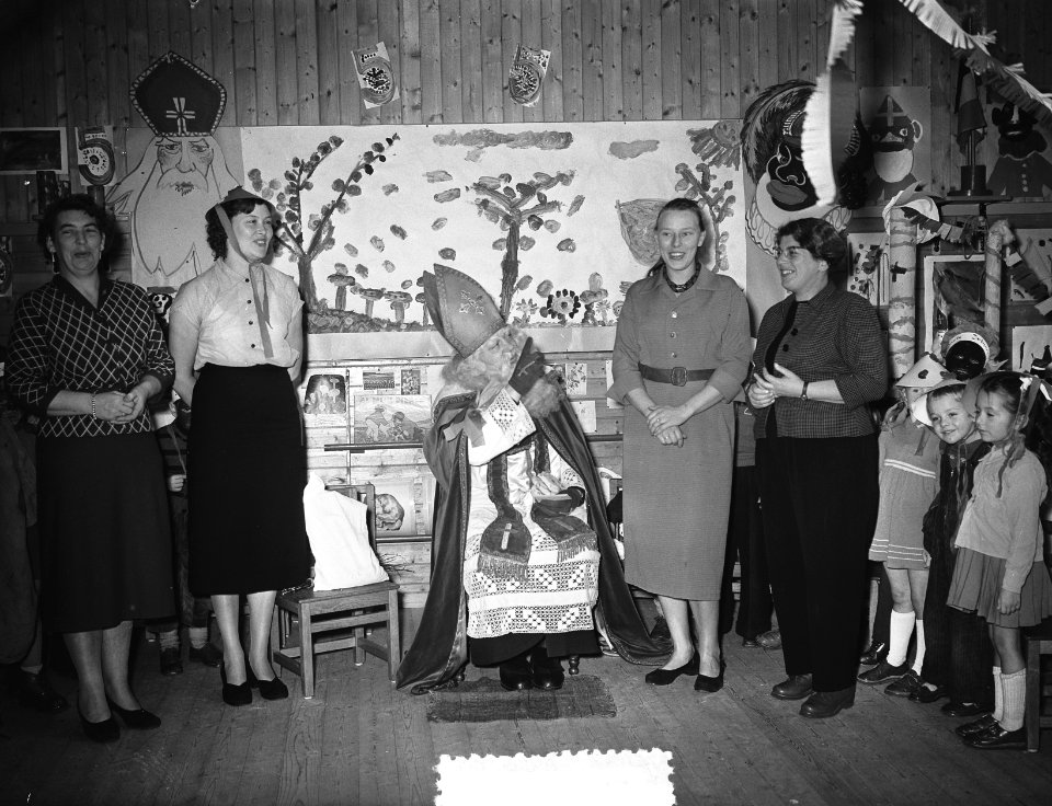 Sint Nicolaasfeest school Uiterwaardenstraat Amsterdam, Bestanddeelnr 906-8715