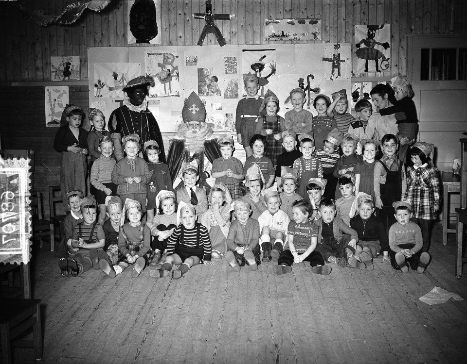 Sint Nicolaasfeest school Uiterwaardenstraat Amsterdam, Bestanddeelnr 906-8707