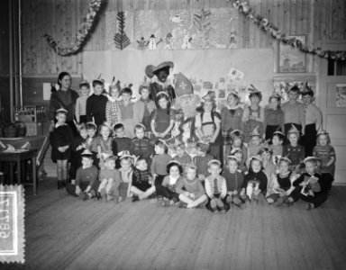 Sint Nicolaasfeest school Uiterwaardenstraat Amsterdam, Bestanddeelnr 906-8717
