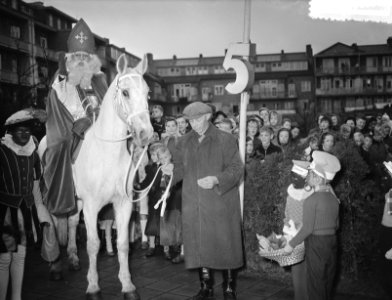 Sint Nicolaasfeest school Uiterwaardenstraat Amsterdam, Bestanddeelnr 906-8716
