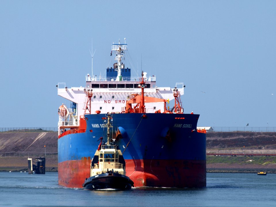 Simson IMO 9054365 Callsign PHHN, MMSI 245285000 towing HANS SCHOLL - IMO 9247508 - Callsign A8EU8 at IJmuiden lock, Port of Amsterdam photo-1