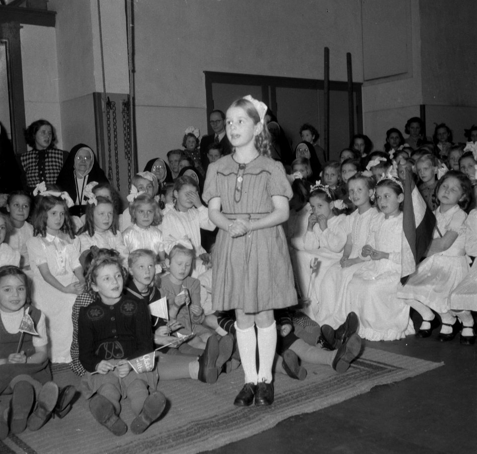 Sint Nicolaas op Prinsenschool, Prinsengracht 781, Bestanddeelnr 903-1264