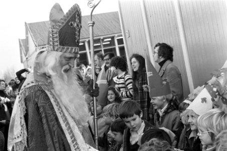 Sint Nicolaas opent International School of Amsterdam, Bestanddeelnr 926-0774