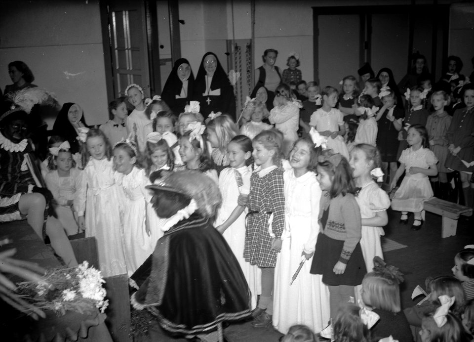Sint Nicolaas op Prinsenschool, Prinsengracht 781, Bestanddeelnr 903-1260