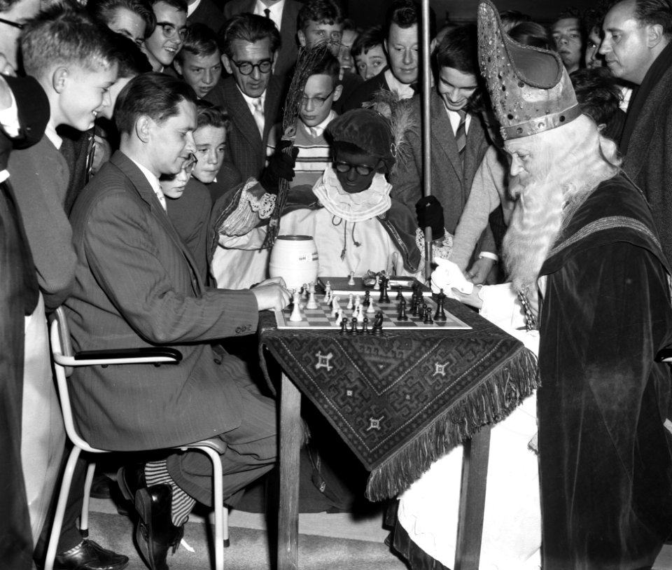 Sint Nicolaas schaakt met Keres, Bestanddeelnr 910-8295