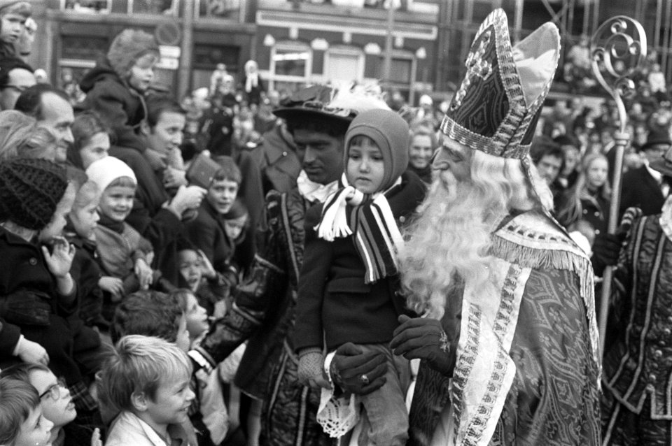 Sint Nicolaas optocht Amsterdam. Burgemeester Samkalden en Sint, Bestanddeelnr 922-9751