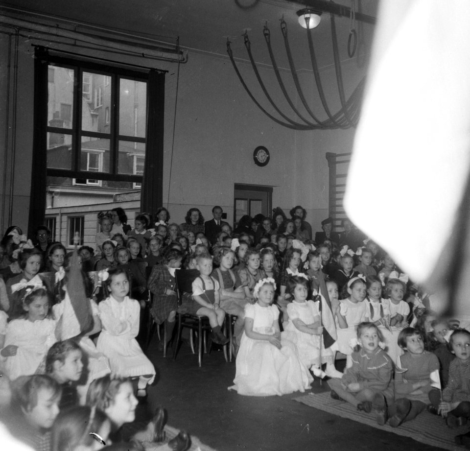 Sint Nicolaas op Prinsenschool, Prinsengracht 781, Bestanddeelnr 903-1262