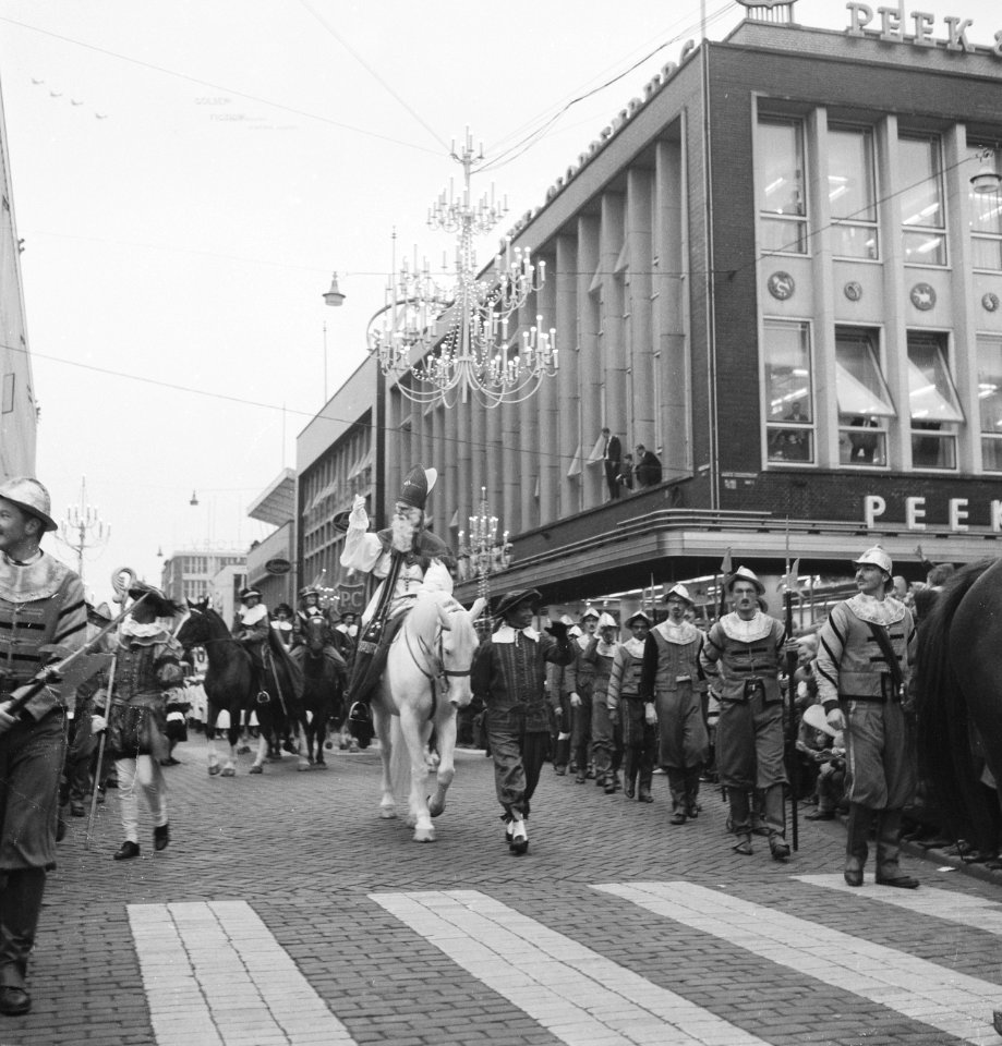 Sinterklaas in Rotterdam Tocht door de stad, Bestanddeelnr 913-1896