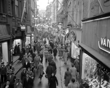 Sinterklaasdrukte in Kalverstraat te Amsterdam, Bestanddeelnr 908-1745