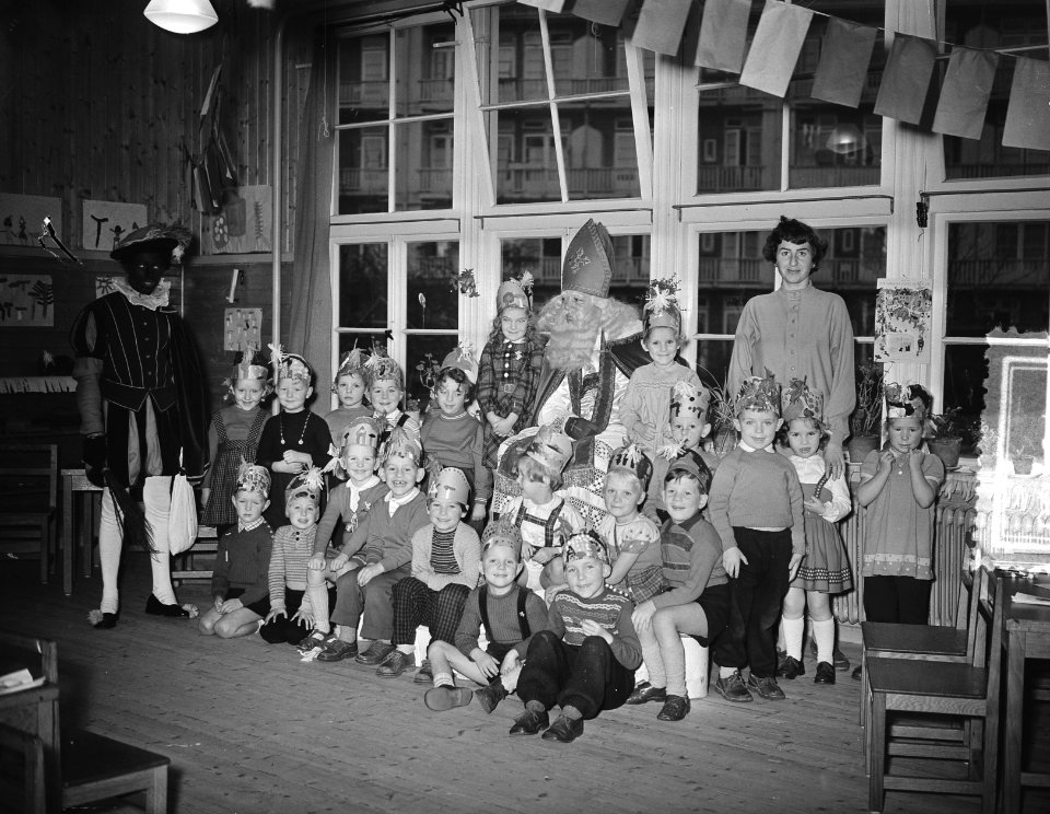 Sint Nicolaasfeest school Uiterwaardenstraat Amsterdam, Bestanddeelnr 906-8704