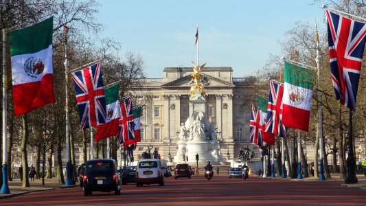 Uk queen royal photo