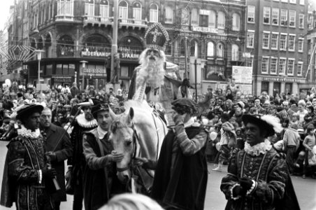 Sint Nicolaas optocht Amsterdam. Burgemeester Samkalden en Sint, Bestanddeelnr 922-9750