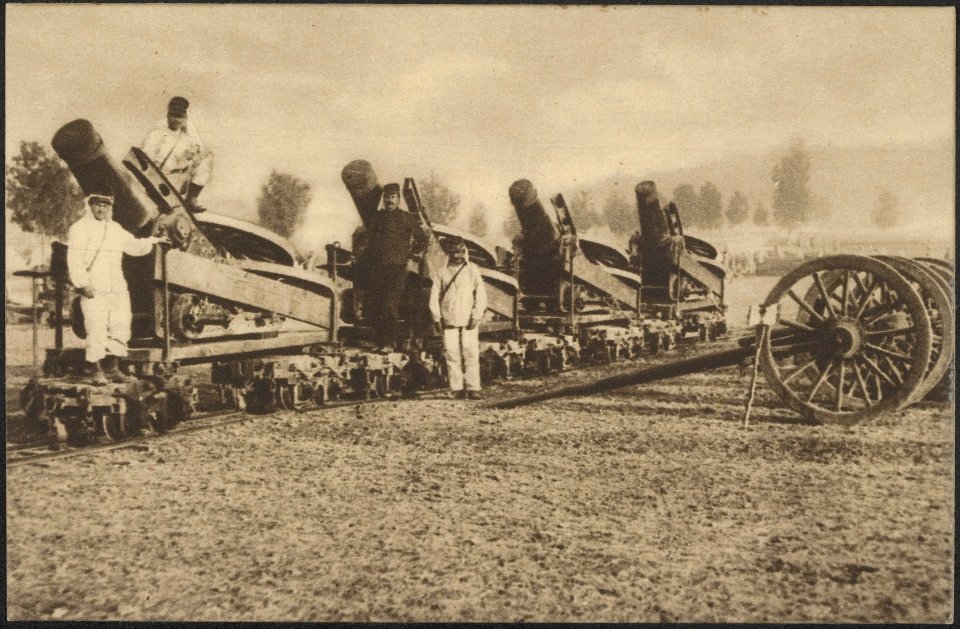 Sinds het begin van den oorlog hebben de Franschen een geduchten voorraad zwaar , Bestanddeelnr 158-1883