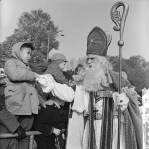 Sinterklaas in Rotterdam gearriveerd op de Parkkade, Bestanddeelnr 914-5104