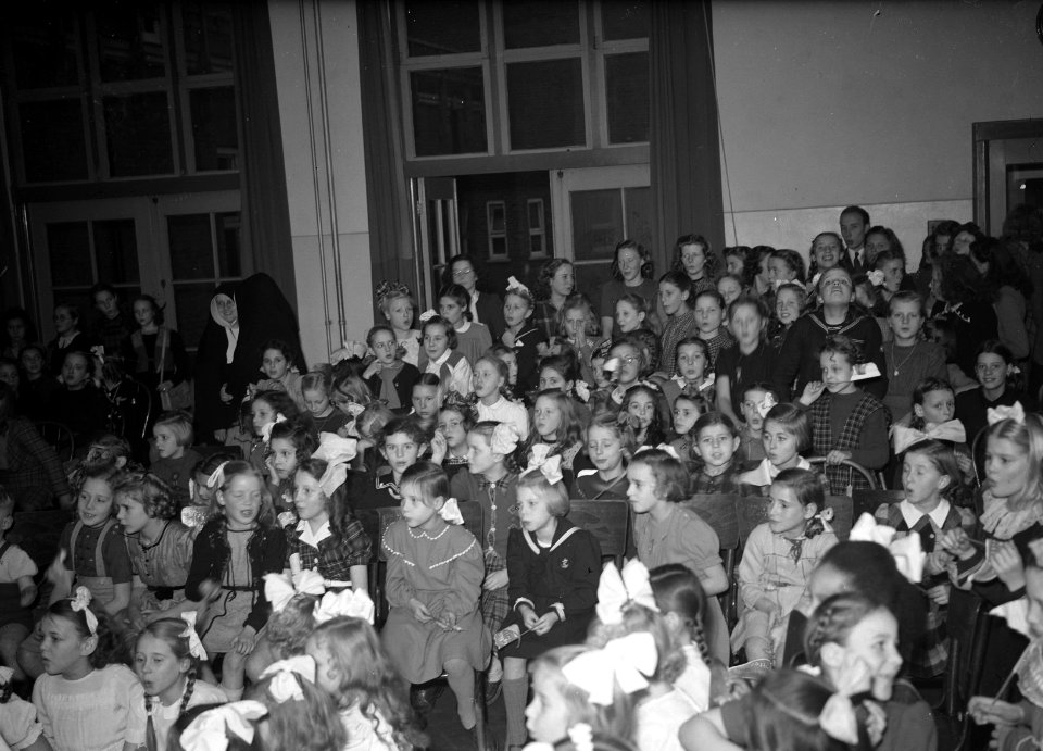 Sint Nicolaas op Prinsenschool, Prinsengracht 781, Bestanddeelnr 903-1258