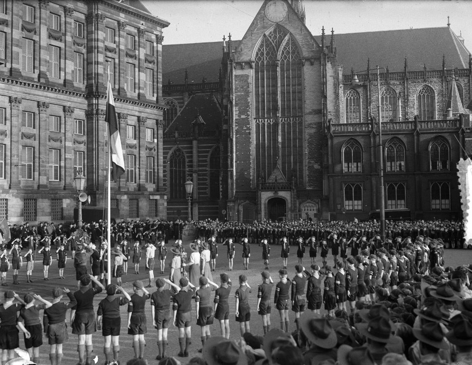 Sint Jorisdag . Padvinders Dam Amsterdam, Bestanddeelnr 905-6794