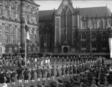 Sint Jorisdag . Padvinders Dam Amsterdam, Bestanddeelnr 905-6794