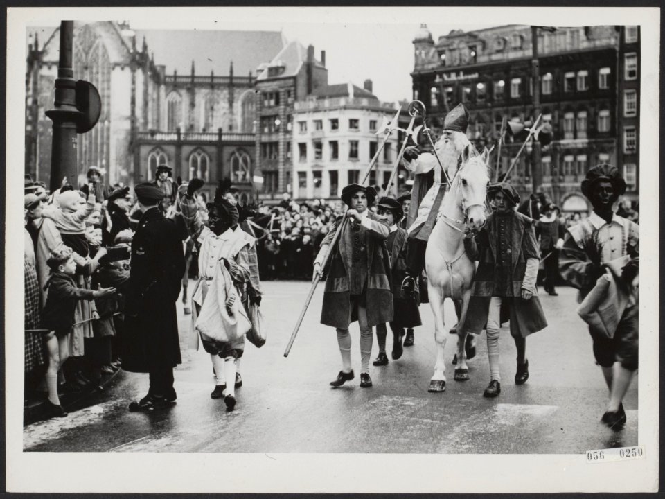 Sinterklaasfeesten, optochten, sint nicolaas, Sinterklaas, Bestanddeelnr 056-0250