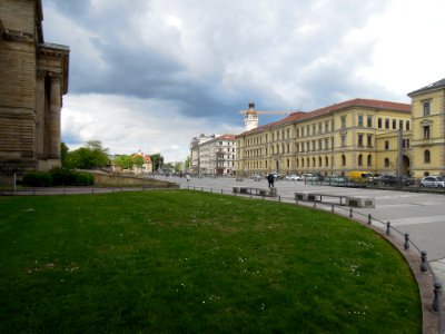 Simsonplatz und Landgericht in Leipzig von Südwesten gesehen Mitte Mai 2019b