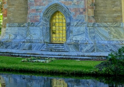Singing Tower doorway - Bok Tower Gardens - DSC02333 cropped