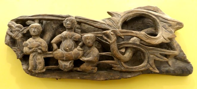 Singer and musician beating a drum, Phu Lao Communale house, Bac Giang province, second half of 17th century AD, wood - Vietnam National Museum of Fine Arts - Hanoi, Vietnam - DSC05030