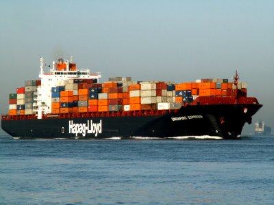 Singapore Express p4 approaching Port of Rotterdam, Holland 24-Jan-2006