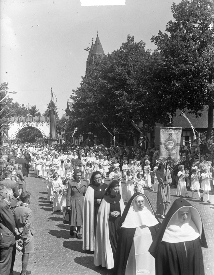 Sint Jansprocessie te Laren, Bestanddeelnr 904-0437