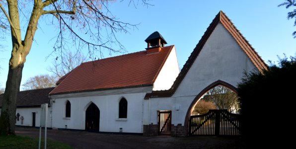 Sindlingen, Friedhof, Toranlage mit Einsegnungshalle
