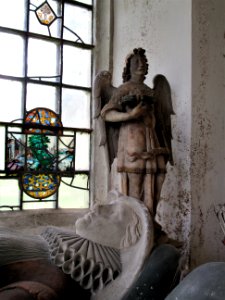 Sir George Hart tomb, Lullingstone 8