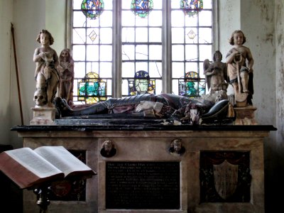 Sir George Hart tomb, Lullingstone 4