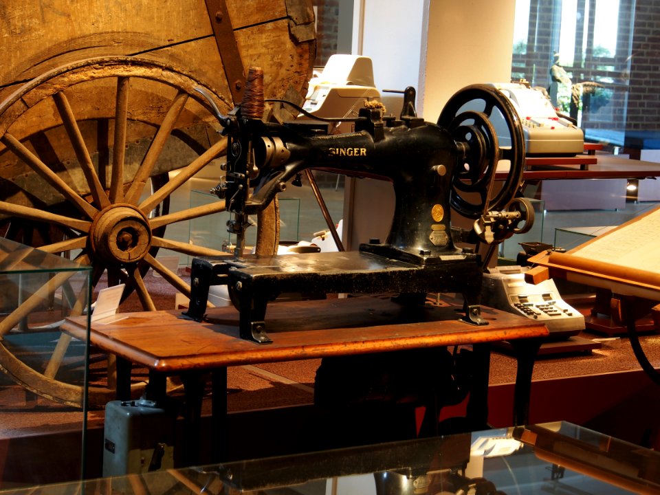 Singer sewing machine at the Teknikens och Sjöfartens hus, Science and Maritime House